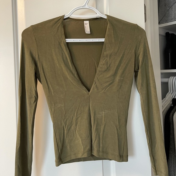 Basic Olive Long Sleeve V-Neck - Picture 1 of 1